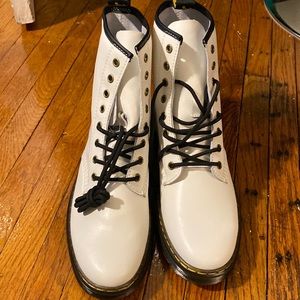 Dr Martens Air wair SZ 10 white patent 8 eye lace up boots.
